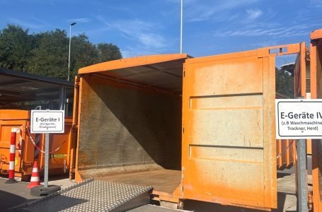 Teamarbeit bei der schnellen Räumung einer großen Wohnung in Lübeck.